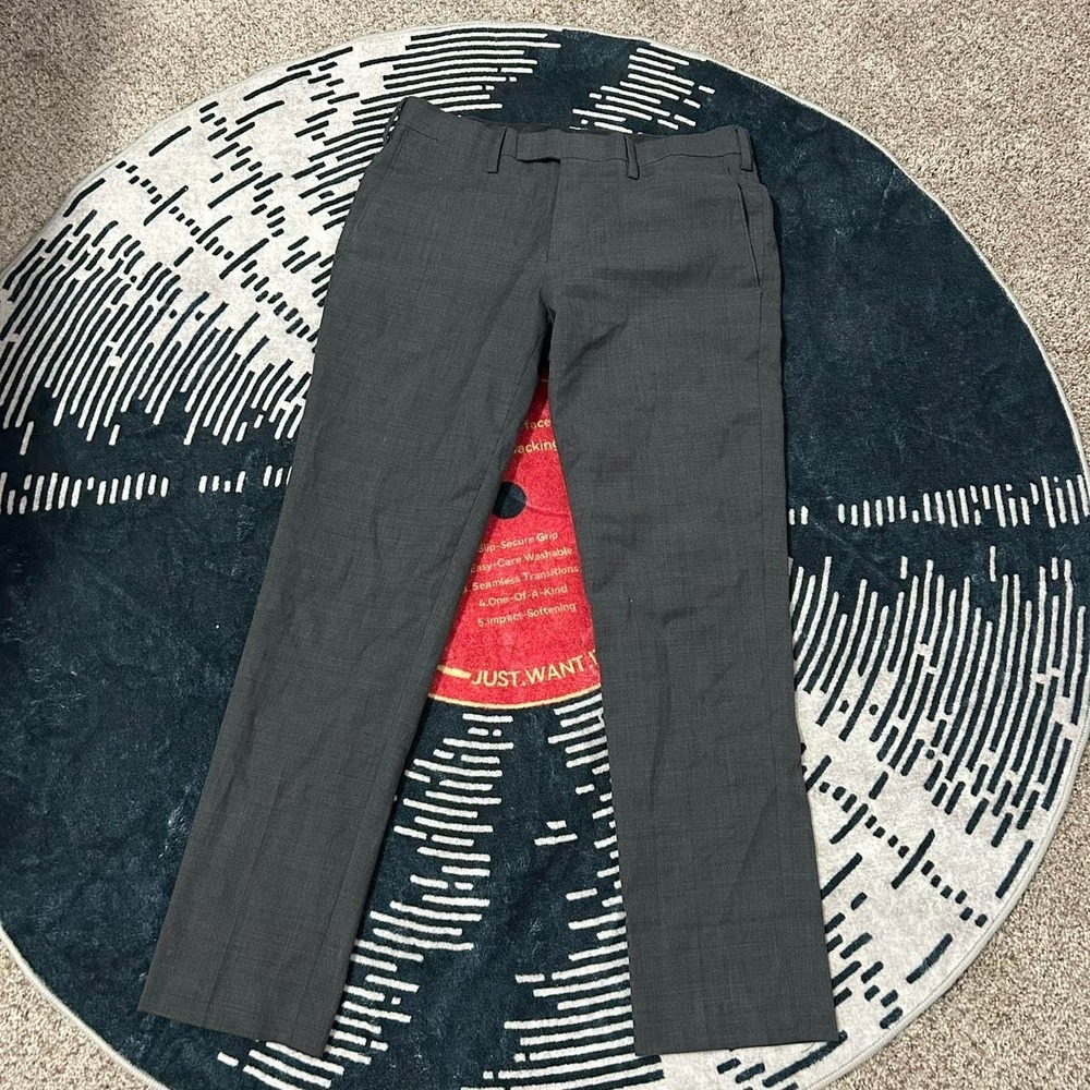 ouis Raphael Luxe Slim Fit dress‎ pants made of a charcoal wool-blend material
